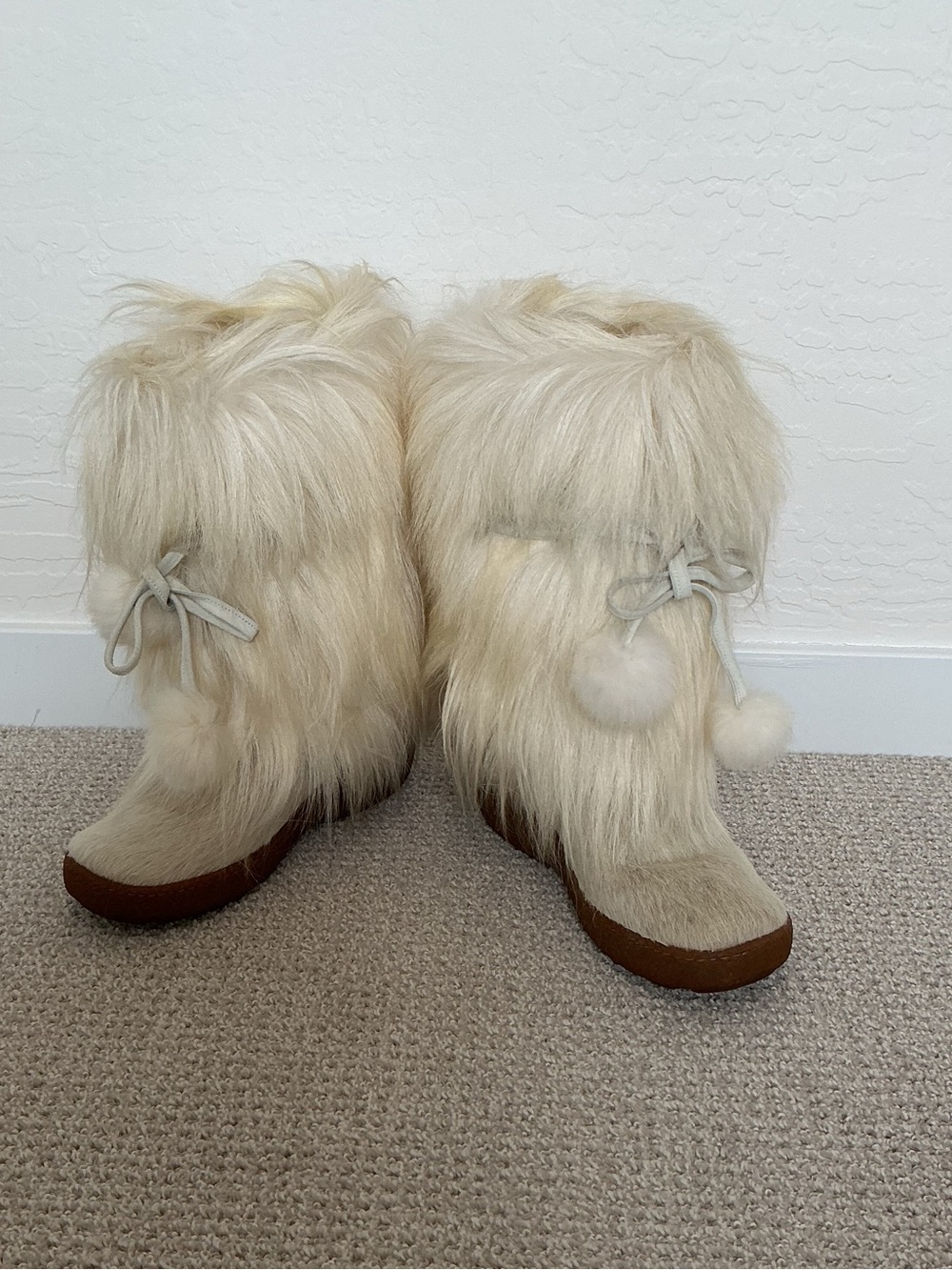 New - PAJAR - Women's Sherpa Lined, Goat Hair Boots, Blonde, 39 or US 8